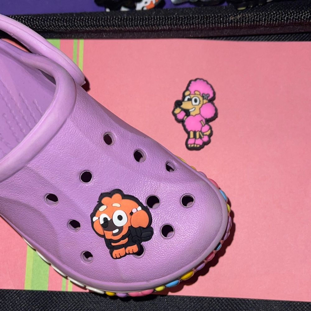 BLUEY. JIBBITZ. 2 Awesome Characters! Croc not included.